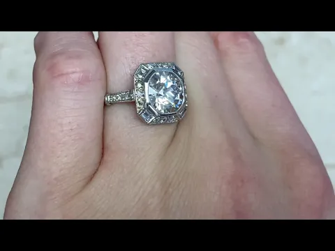 Art Deco Era 2.51ct Center Old European Cut Diamond Halo Engagement Ring - Wachau Ring - Hand Video