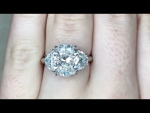 4.00 carat oval cut diamond set in prongs - Oakville Ring - Hand video