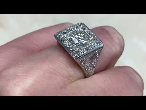 A Vintage 1.75ct Diamond Box Prong Halo Engagement Ring - Medford Ring. Circa 1935 - Hand Video