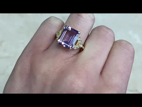 18k Yellow Gold and 5.33CT Emerald-Cut Amethyst Ring - Lucille Ring - Hand Video