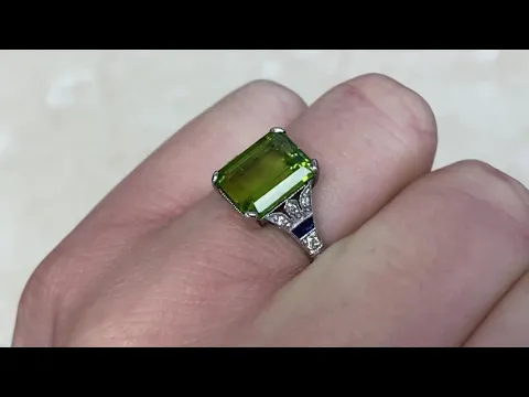 3.99ct Center Peridot and Sapphire Ring - Essonne Ring - Hand Video