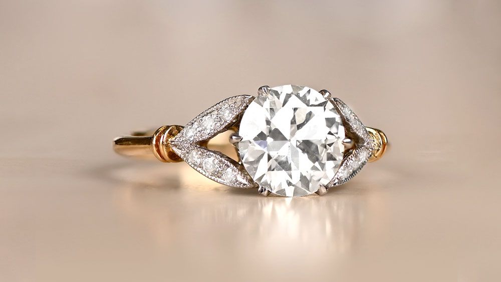 1.56-carat diamond engagement ring with leaf motif