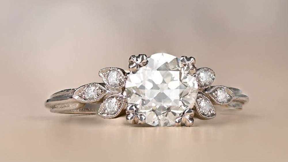 Diamond Engagement Ring With Leaf Motif Shoulders