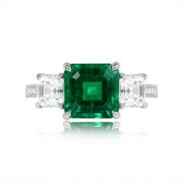 Emerald and Diamond Ring Villeta Ring Top View
